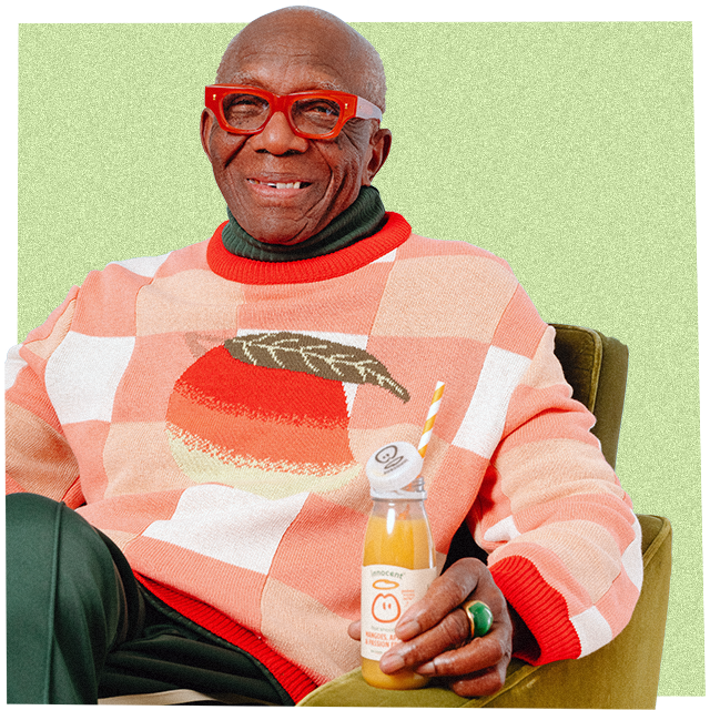 homem a beber um innocent smoothie